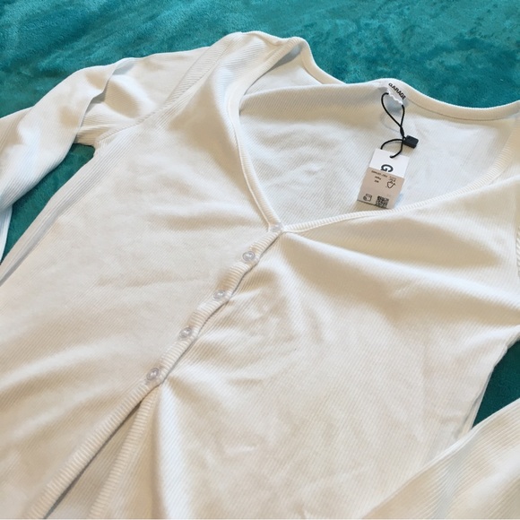 3 Crop Tops!!! (black, white and grey) - Picture 5 of 9